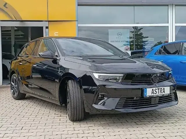 Gebraucht Opel Astra 145 PS (106 kW) 2024 Schwarz Kleinwagen