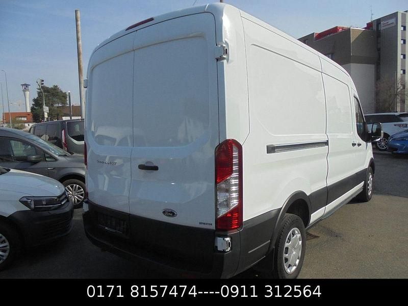 Usado Ford Transit Trend 131 HP (96 kW) 2022 Branco Monovolume