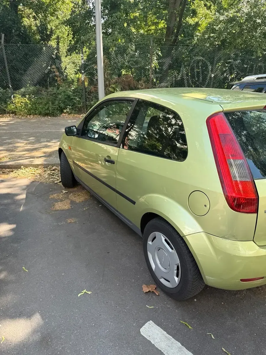 Gebraucht Ford Fiesta 60 PS (44 kW) 2005 Andere farben Kleinwagen