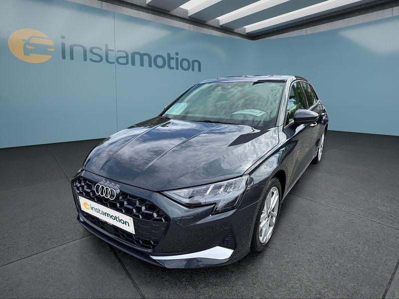 Grau Gebraucht 2025 Audi A3 Sportback Limousine | 33.649 € (Teuer) - Bild 1/4