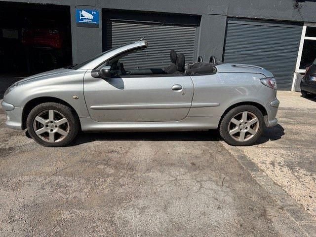 Gebraucht Peugeot 206 CC Filou 109 PS (80 kW) 2005 Grau Cabrio