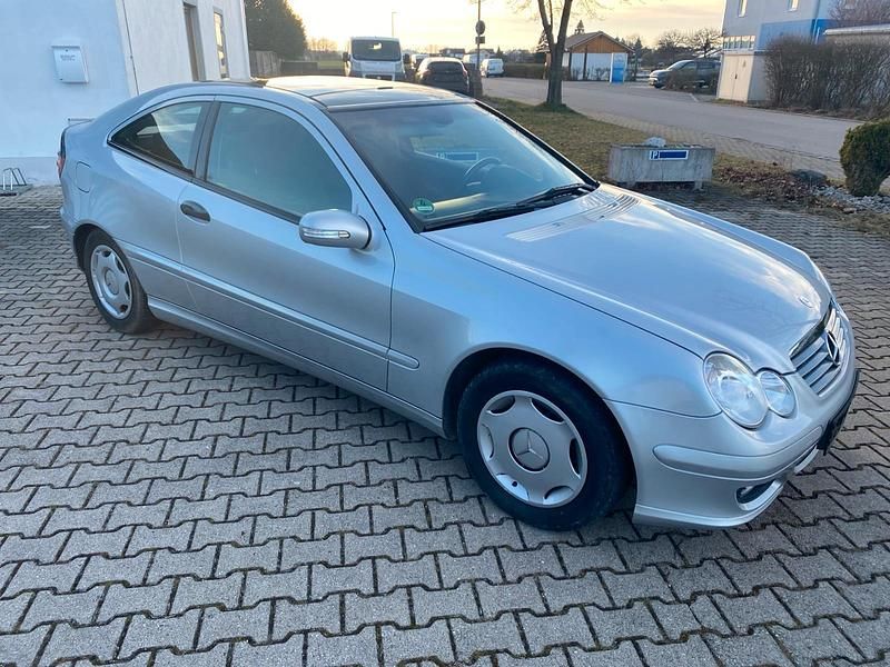 Gebraucht Mercedes C200 163 PS (119 kW) 2004 Silber Coupé