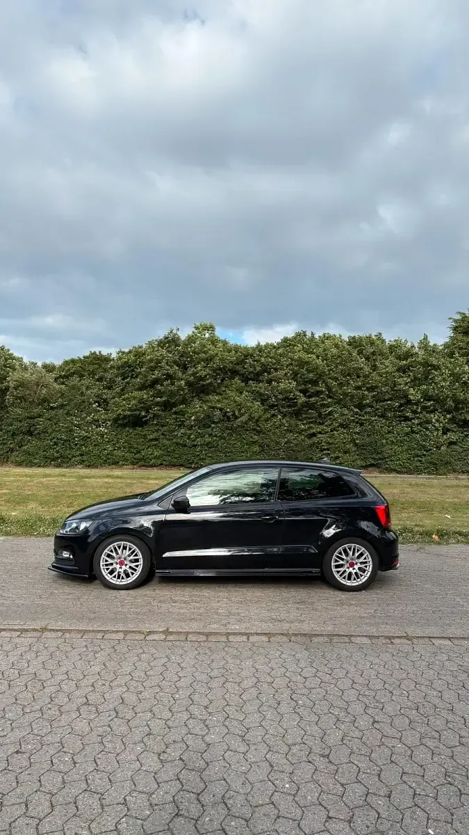 Gebraucht VW Polo 90 PS (66 kW) 2015 Schwarz Kleinwagen