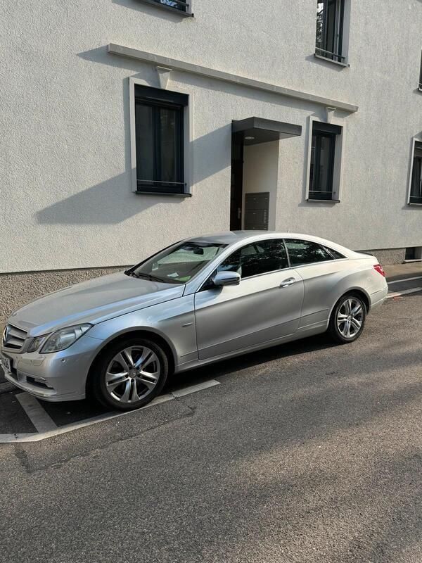 Silber Gebraucht 2009 Mercedes E350 Coupé | 7.900 € (Guter Preis) - Bild 1/4