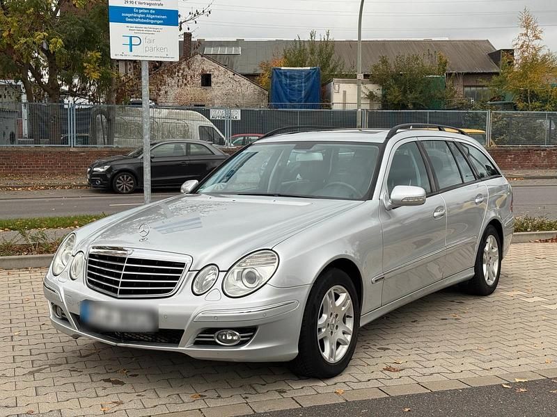 Silber Gebraucht 2007 Mercedes E350 Avantgarde Kombi | 5.500 € - Bild 1/4