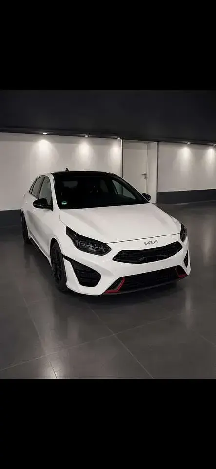 Gebraucht Kia Ceed GT GT 204 PS (150 kW) 2022 Weiß Limousine