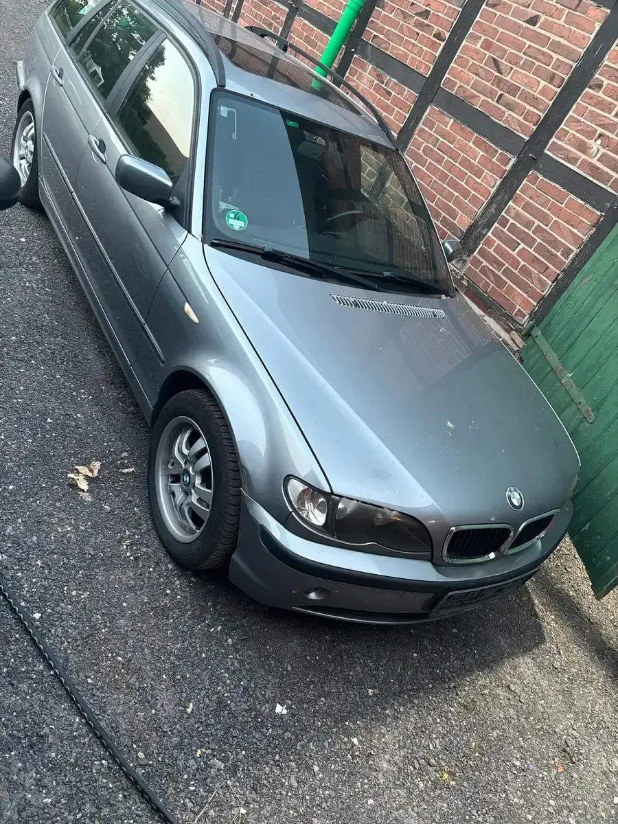 Gebraucht BMW 318 143 PS (105 kW) 2004 Silber Kombi