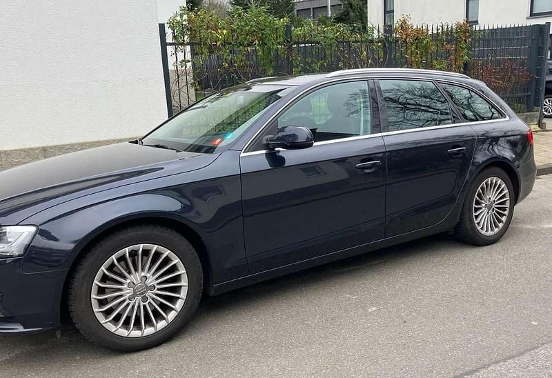 Blau Gebraucht 2014 Audi A4 Ambition Kombi | 9.900 € (Superpreis) - Bild 1/1