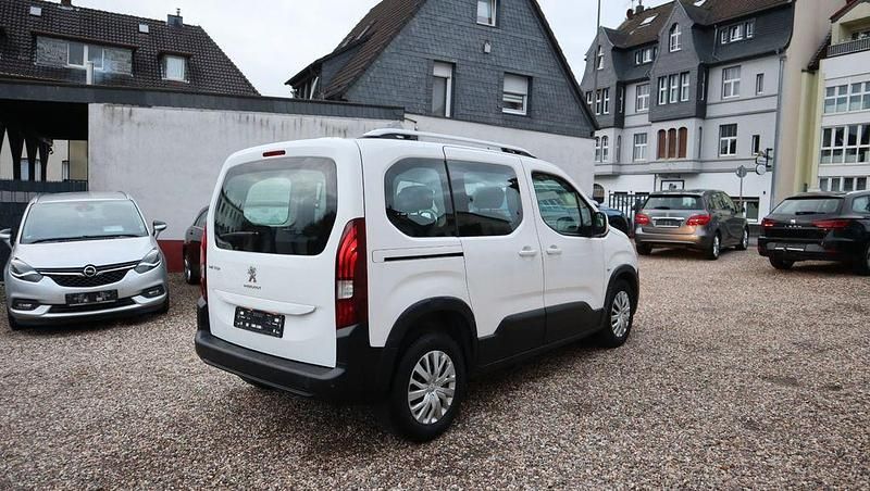 Gebraucht Peugeot Rifter 131 PS (96 kW) 2018 Weiß Van / Kleinbus