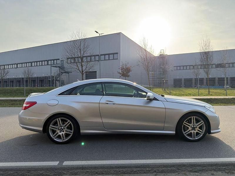 Gebraucht Mercedes E350 AMG 265 PS (194 kW) 2012 Grau Coupé