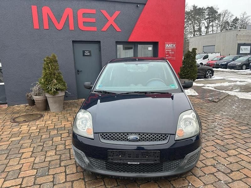Gebraucht Ford Fiesta Basis 60 PS (44 kW) 2006 Blau Kleinwagen