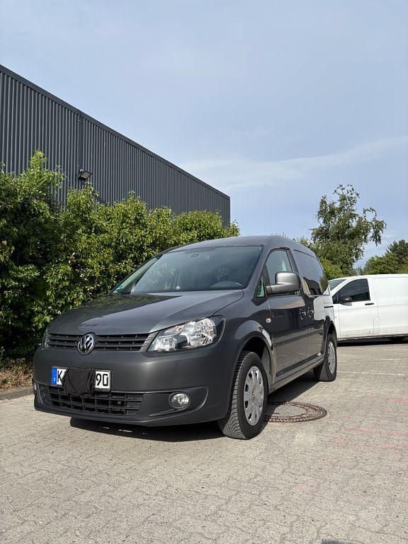 Grau Gebraucht 2012 VW Caddy Van / Kleinbus | 10.800 € (Etwas zu teuer) - Bild 1/4