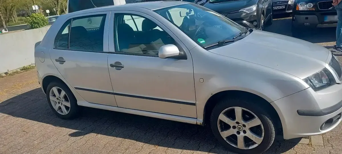 Gebraucht Skoda Fabia 64 PS (47 kW) 2005 Silber Limousine