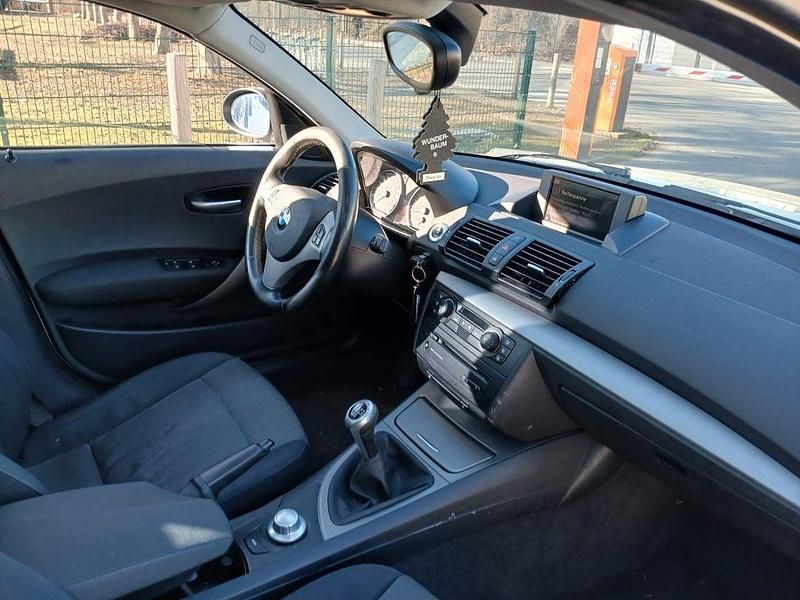 Gebraucht BMW 118 129 PS (94 kW) 2006 Silber Kleinwagen