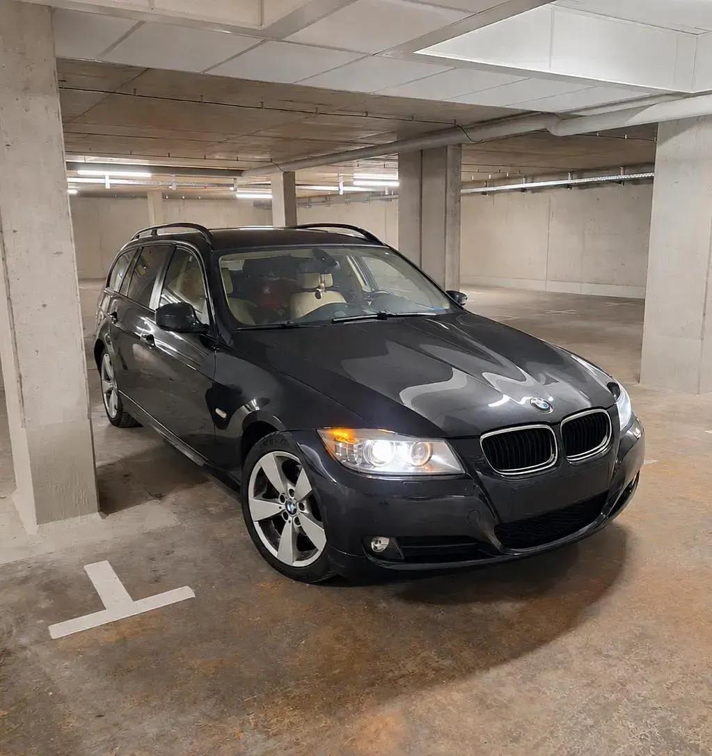 Gebraucht BMW 320 177 PS (130 kW) 2009 Blau Kombi