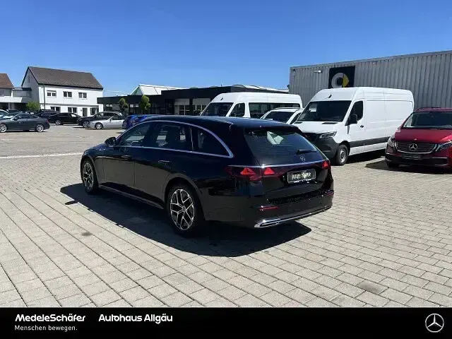 Gebraucht Mercedes E220 Avantgarde 197 PS (144 kW) 2025 Lack obsidianschwarz Kombi