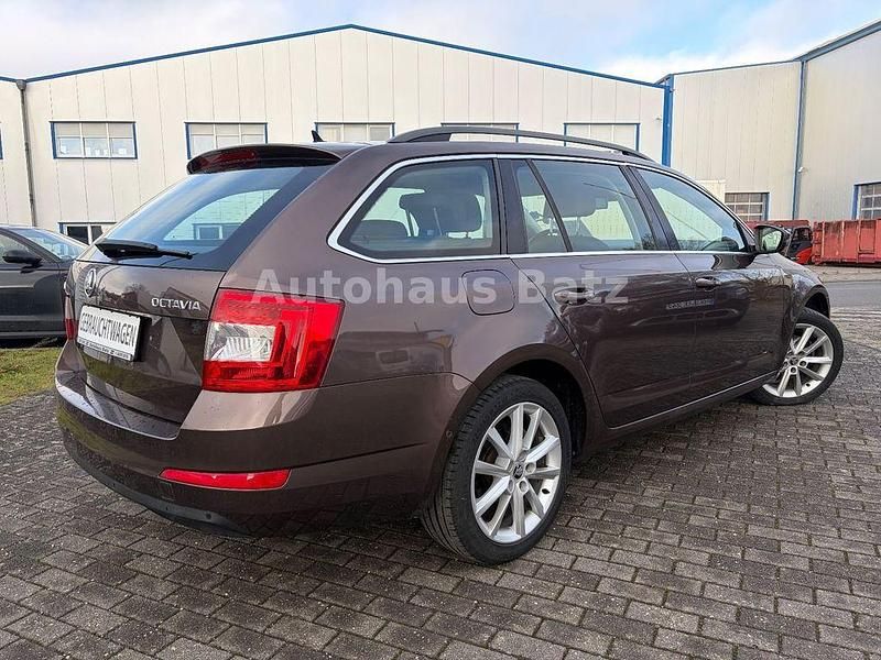 Gebraucht Skoda Octavia Elegance 150 PS (110 kW) 2014 Braun Kombi