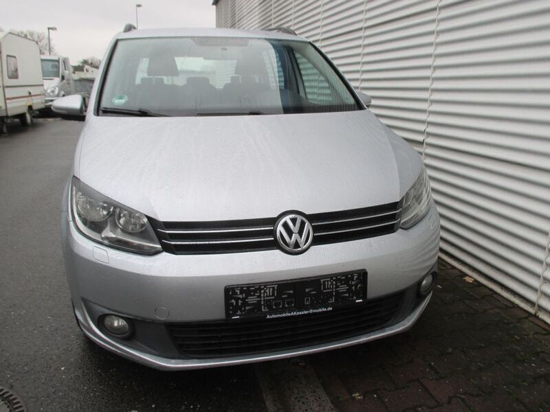 Gebraucht VW Touran Trendline 105 PS (77 kW) 2012 Silber Van / Kleinbus