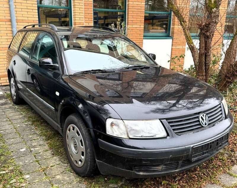 Schwarz Gebraucht 2000 VW Passat Kombi | 1.900 € (Fairer Preis) - Bild 1/1