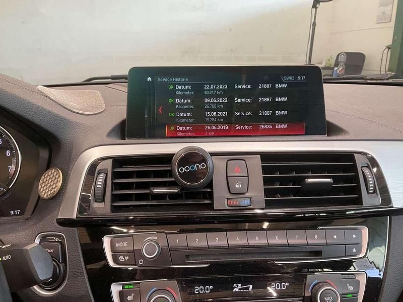 Rot Gebraucht 2019 BMW 220 Sport Line Cabrio | 22.000 € (Guter Preis) - Bild 1/4