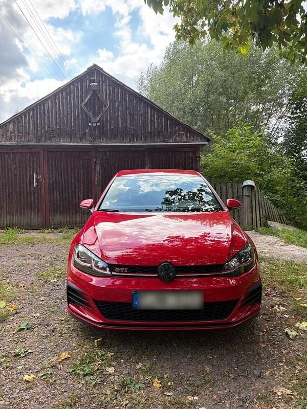 Rot Gebraucht 2020 VW Golf VIII GTI Kleinwagen | 19.500 € (Superpreis) - Bild 1/4
