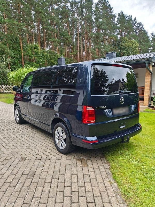 Second-hand VW Multivan 150 CP (110 kW) 2016 Albastru Monovolum