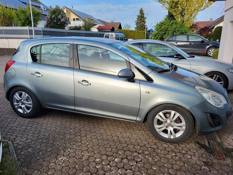 Gebraucht Opel Corsa 86 PS (63 kW) 2011 Silber Kleinwagen
