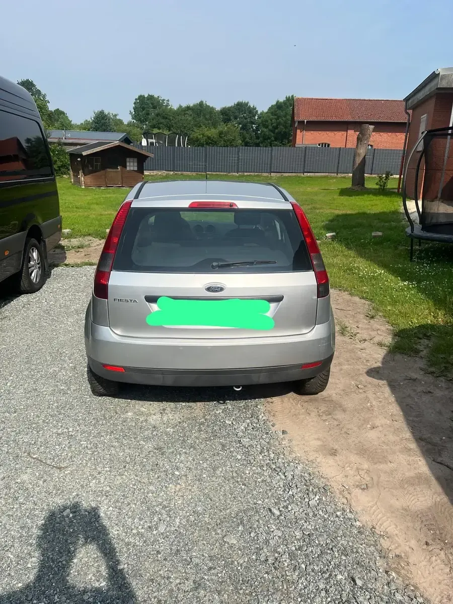 Gebraucht Ford Fiesta 68 PS (50 kW) 2004 Silber Kleinwagen
