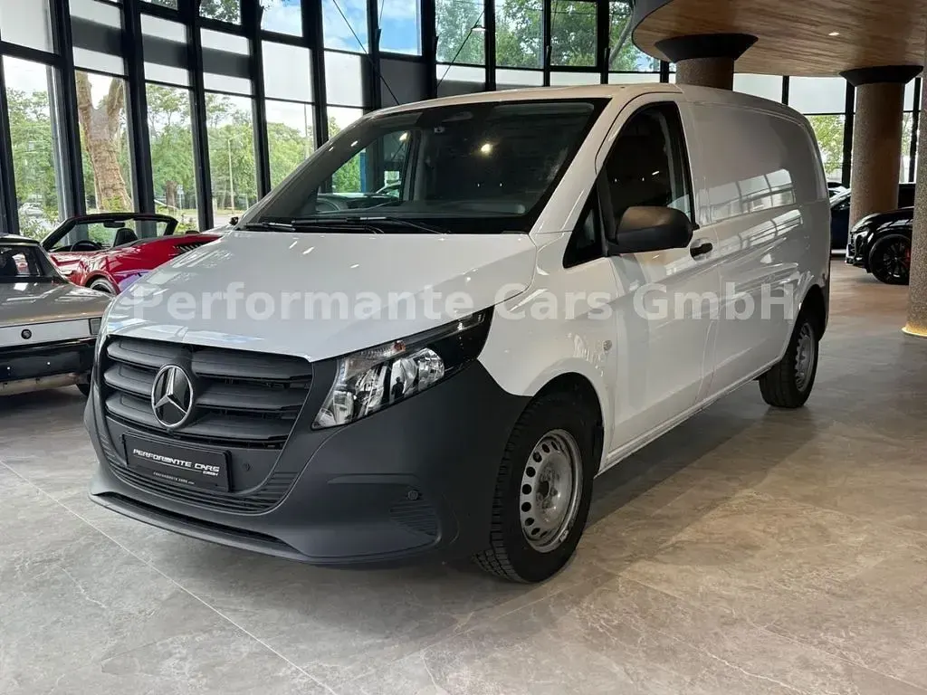 Gebraucht Mercedes Vito 102 PS (75 kW) 2025 Weiß Van