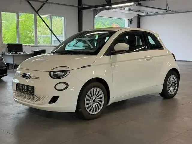 Gebraucht Fiat 500e 86 kW (118 PS) 2023 Weiß Limousine
