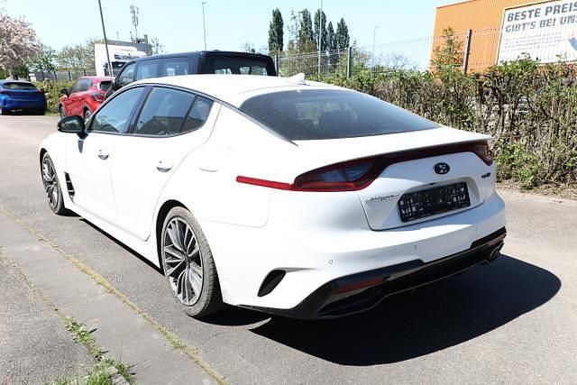 Gebraucht Kia Stinger GT-Line 200 PS (147 kW) 2018 Snow white pearl snow white pearl Kleinwagen