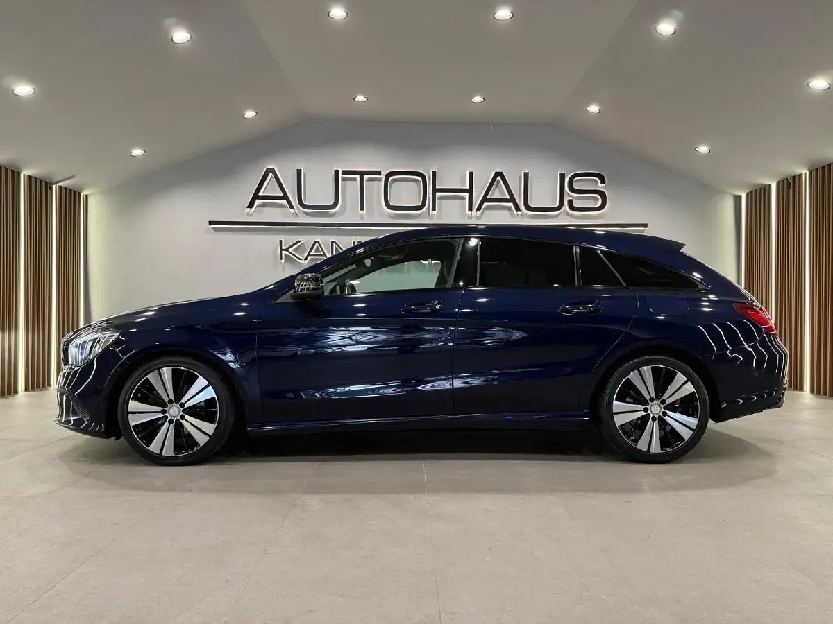 Gebraucht Mercedes CLA200 Shooting Brake 156 PS (114 kW) 2017 Blau Kombi