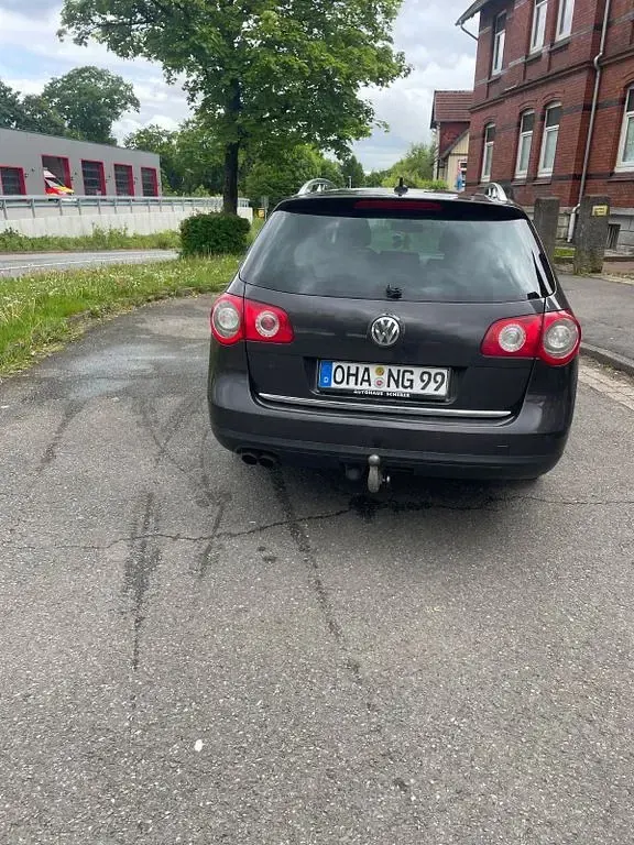 Second-hand VW Passat Comfortline 140 CP (102 kW) 2008 Maro Berlinǎ