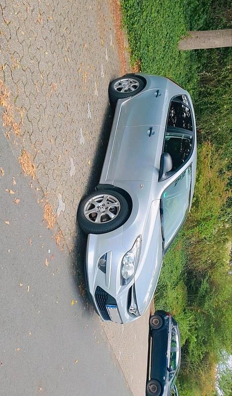 Gebraucht Hyundai i30 120 PS (88 kW) 2011 Grün Limousine