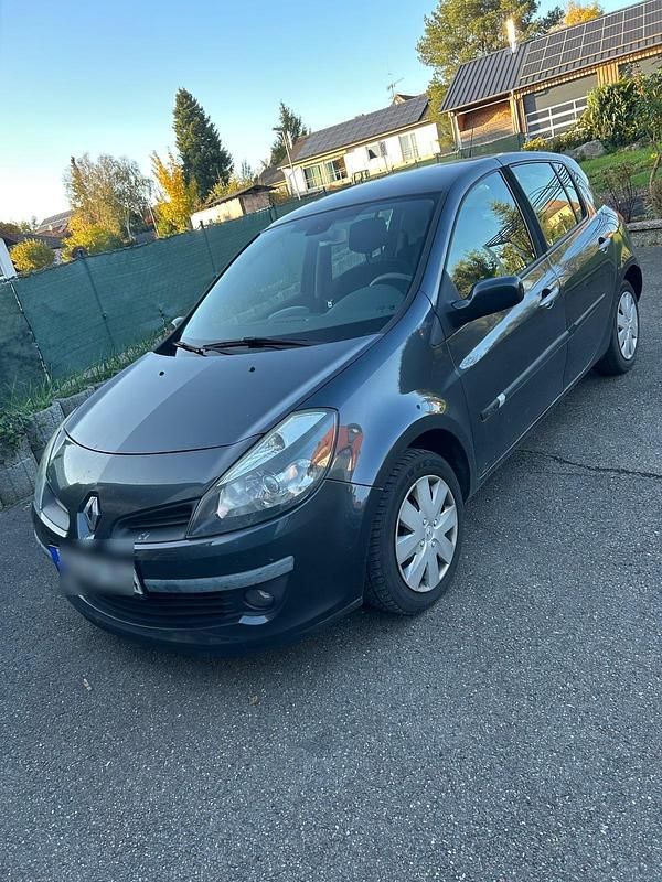 Grau Gebraucht 2006 Renault Clio II Kleinwagen | 1.250 € (Fairer Preis) - Bild 1/4