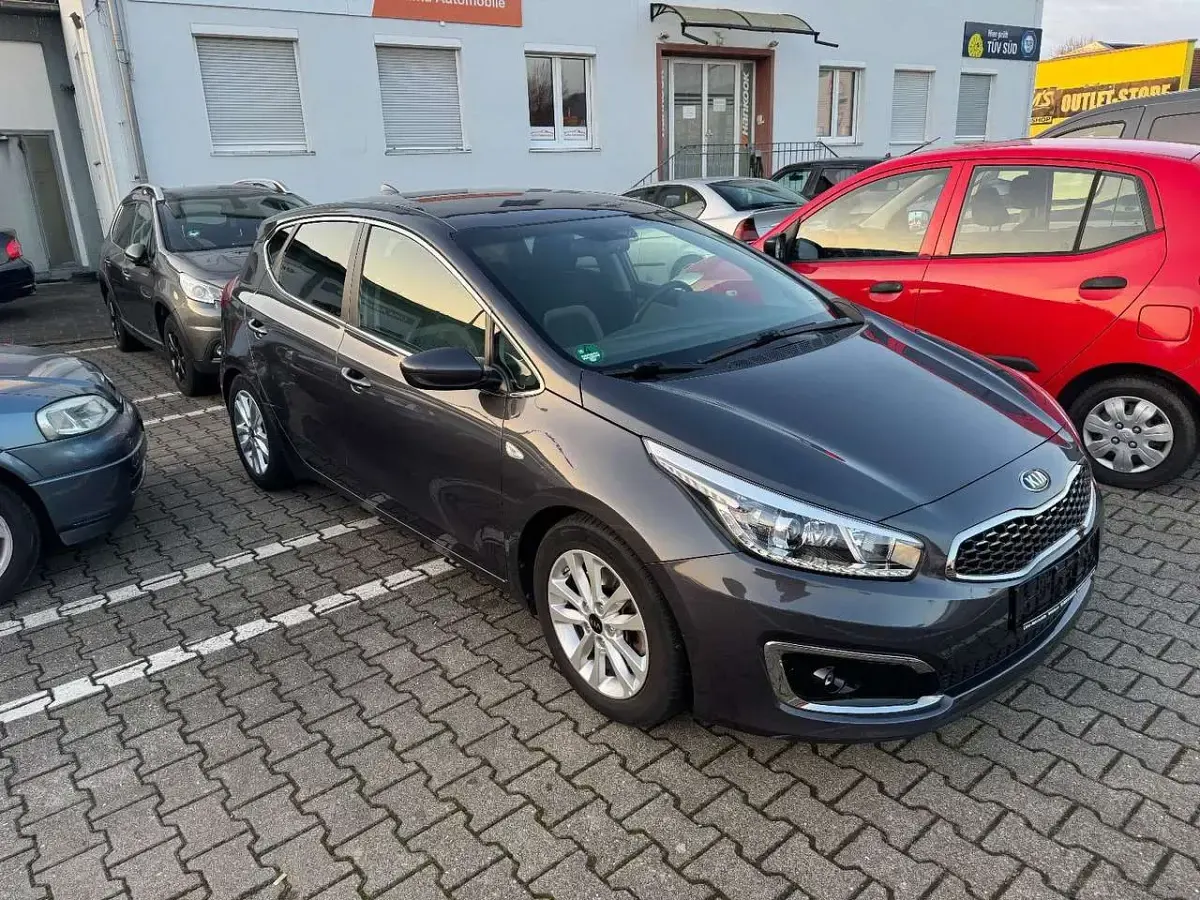 Occasion Kia Ceed DREAM-TEAM Edition 101 ch (74 kW) 2017 Noir Citadine