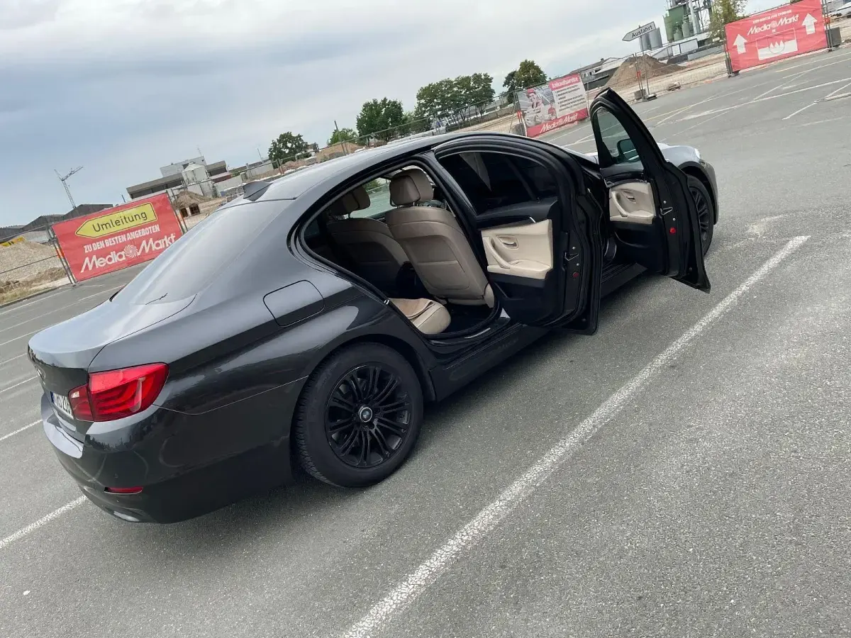 Gebraucht BMW 525 204 PS (150 kW) 2011 Schwarz Limousine
