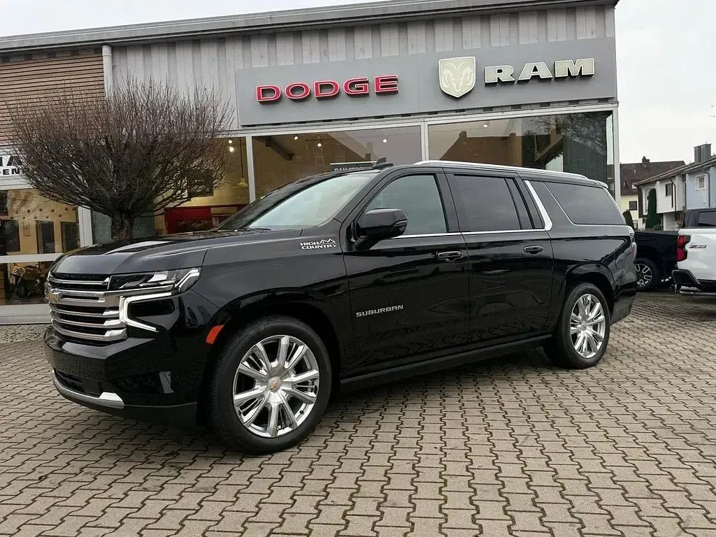 Neu Chevrolet Suburban 426 PS (313 kW) 2026 Schwarz SUV