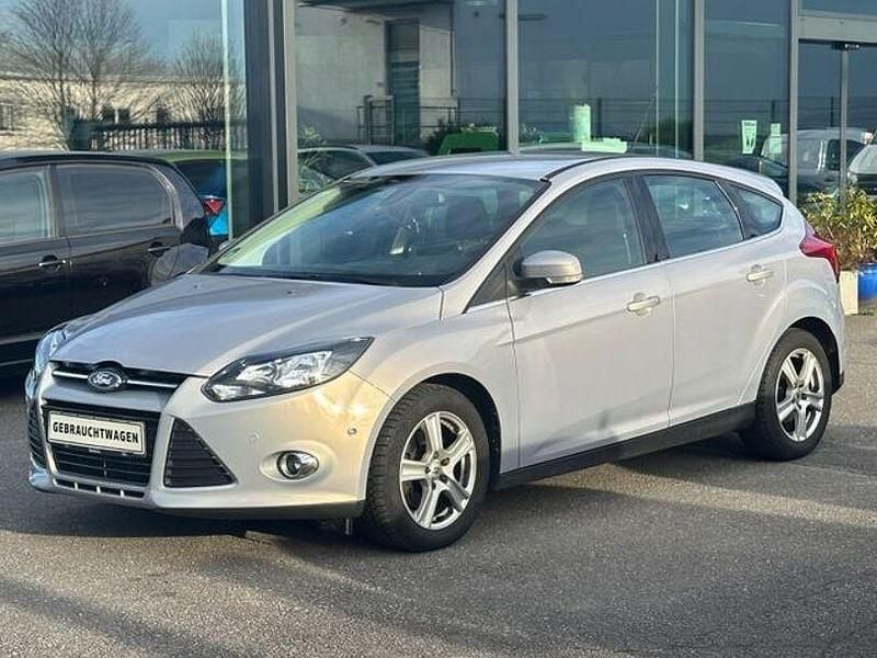 Second-hand Ford Focus Titanium 150 CP (110 kW) 2011 Argintiu Berlinǎ