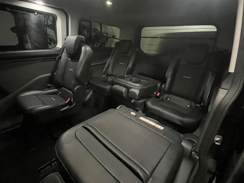 Gebraucht Ford Tourneo 185 PS (136 kW) 2022 Schwarz Kombi