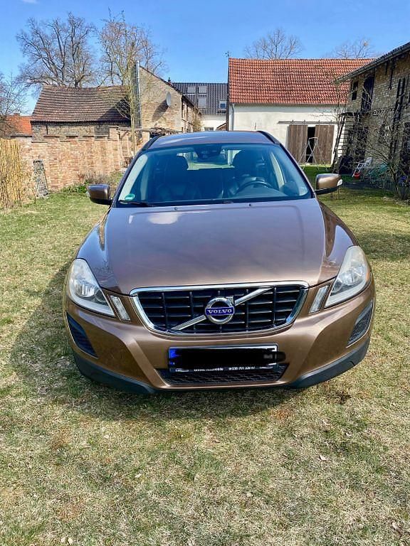 Gebraucht Volvo XC60 Momentum 163 PS (119 kW) 2011 Braun SUV