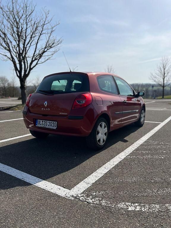 Gebraucht Renault Clio III 88 PS (64 kW) 2006 Rot Coupé