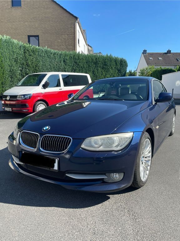 Blau Gebraucht 2010 BMW 325 Cabriolet Comfort Edition Cabrio | 9.990 € (Fairer Preis) - Bild 1/4
