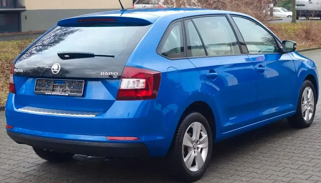 Gebraucht Skoda Rapid Style 125 PS (91 kW) 2018 Blau Kleinwagen