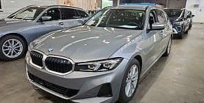 Grau Gebraucht 2023 BMW 318 Shadowline Limousine | 23.999 € (Guter Preis) - Bild 1/4