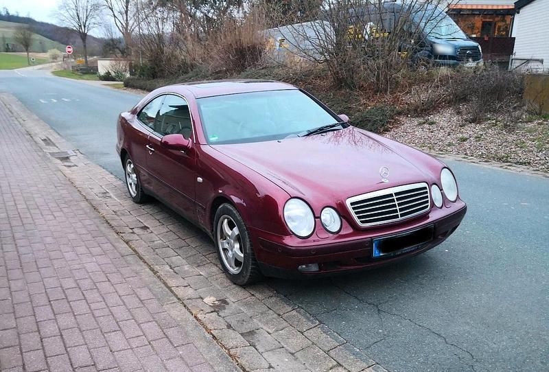 Gebraucht Mercedes CLK320 218 PS (160 kW) 1999 Rot Coupé