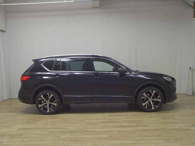 Deep schwarz perleffekt Gebraucht 2023 Seat Tarraco FR SUV | 21.680 € (Guter Preis) - Bild 1/4