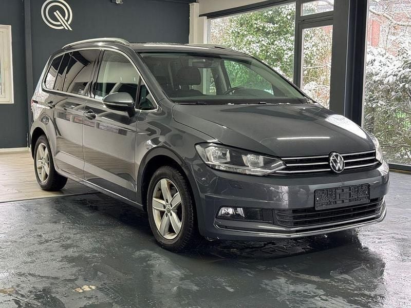 Gebraucht VW Touran Highline 150 PS (110 kW) 2021 Grau Van / Kleinbus