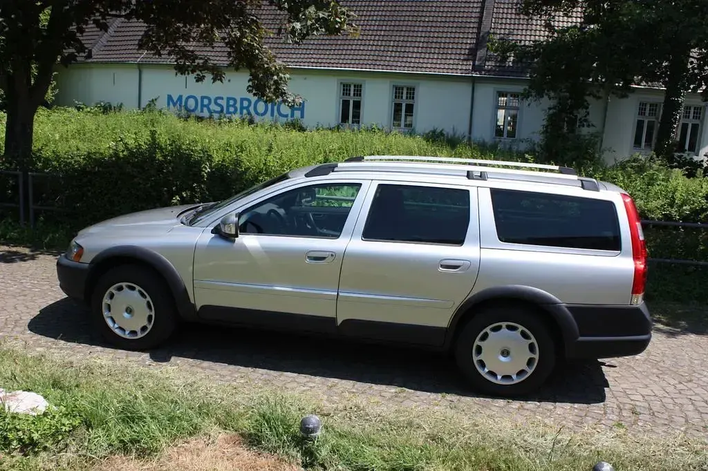 Gebraucht Volvo XC70 185 PS (136 kW) 2006 Silber Kombi