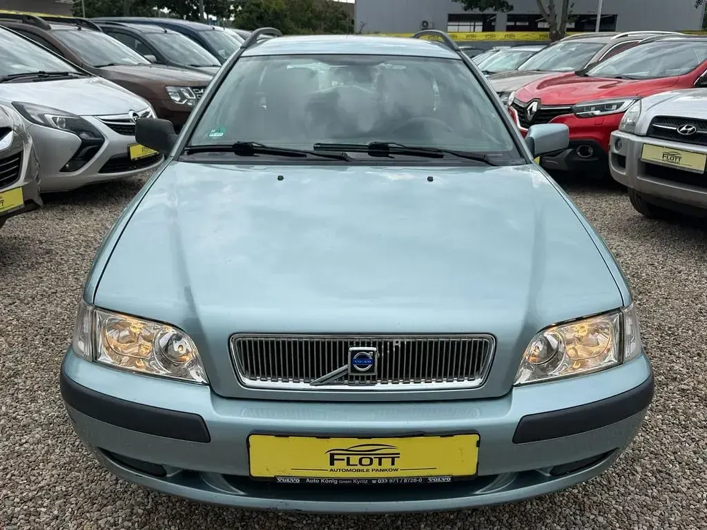 Gebraucht Volvo V40 122 PS (89 kW) 2002 Grün Kombi